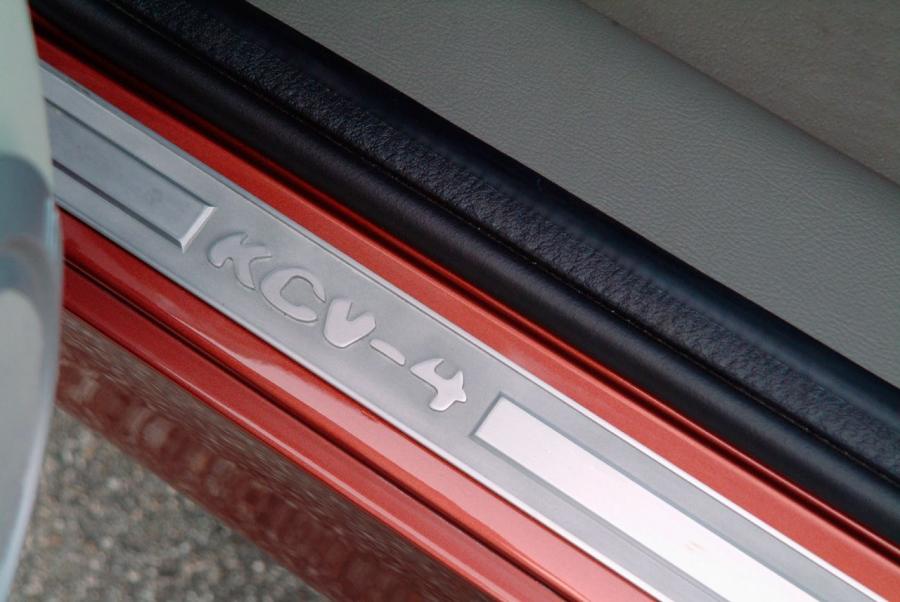  Kia KCV IV Mojave Concept 2004 года  (фото 19 из 29)